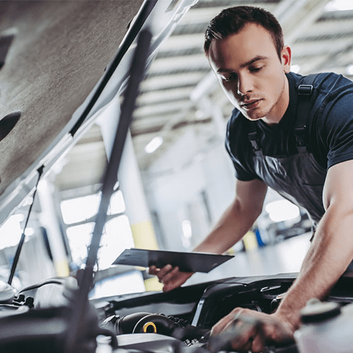 mercedes-benz-technician